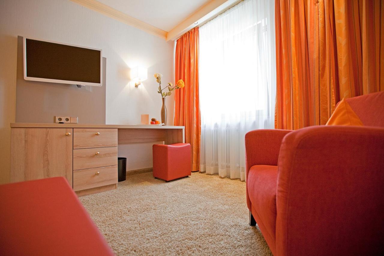 Hotel Krone Ohg غيرلينغن المظهر الخارجي الصورة