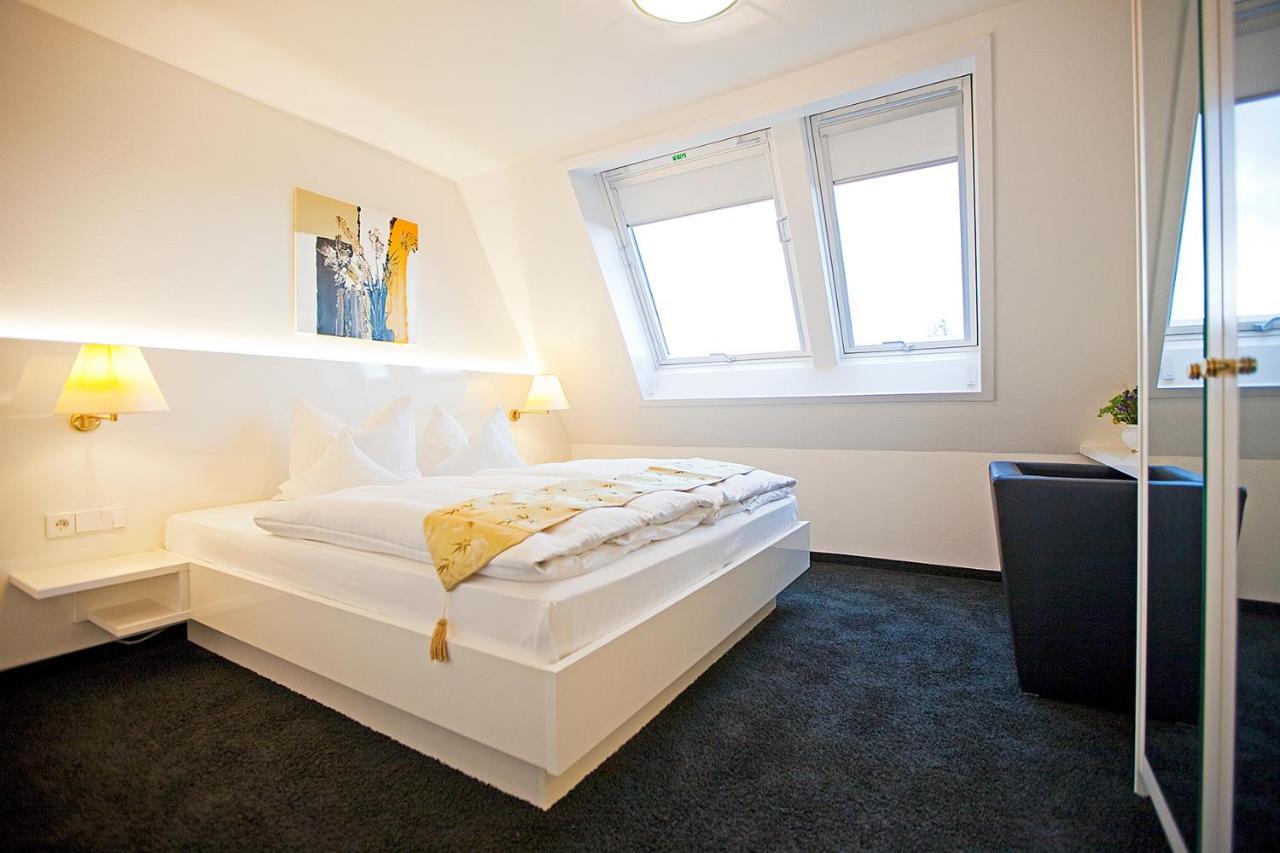 Hotel Krone Ohg غيرلينغن الغرفة الصورة