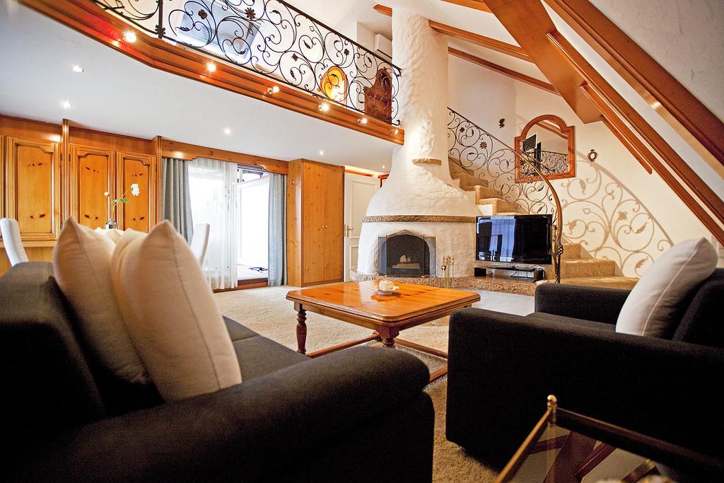 Hotel Krone Ohg غيرلينغن الغرفة الصورة