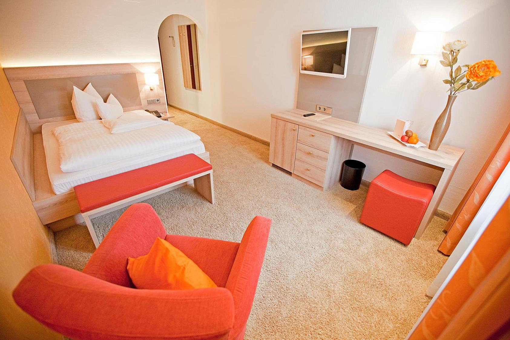 Hotel Krone Ohg غيرلينغن الغرفة الصورة