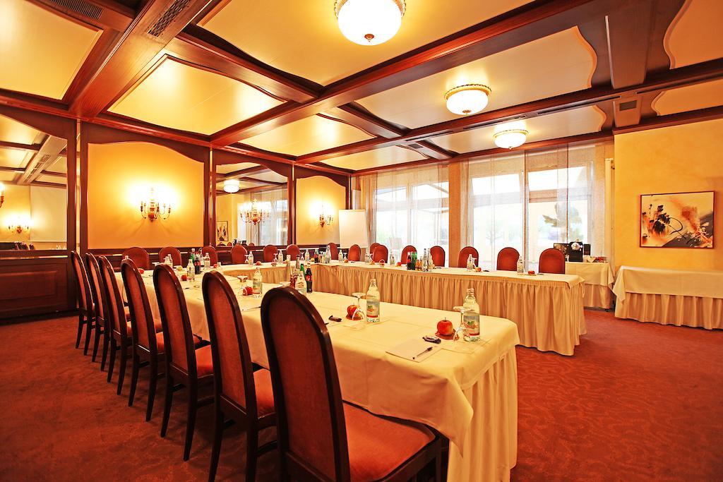 Hotel Krone Ohg غيرلينغن المظهر الخارجي الصورة