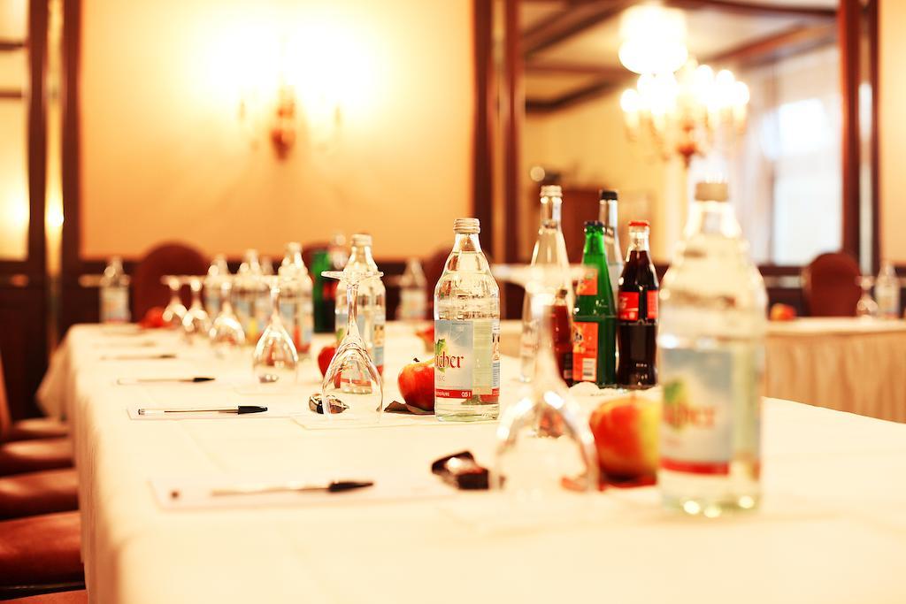 Hotel Krone Ohg غيرلينغن المظهر الخارجي الصورة